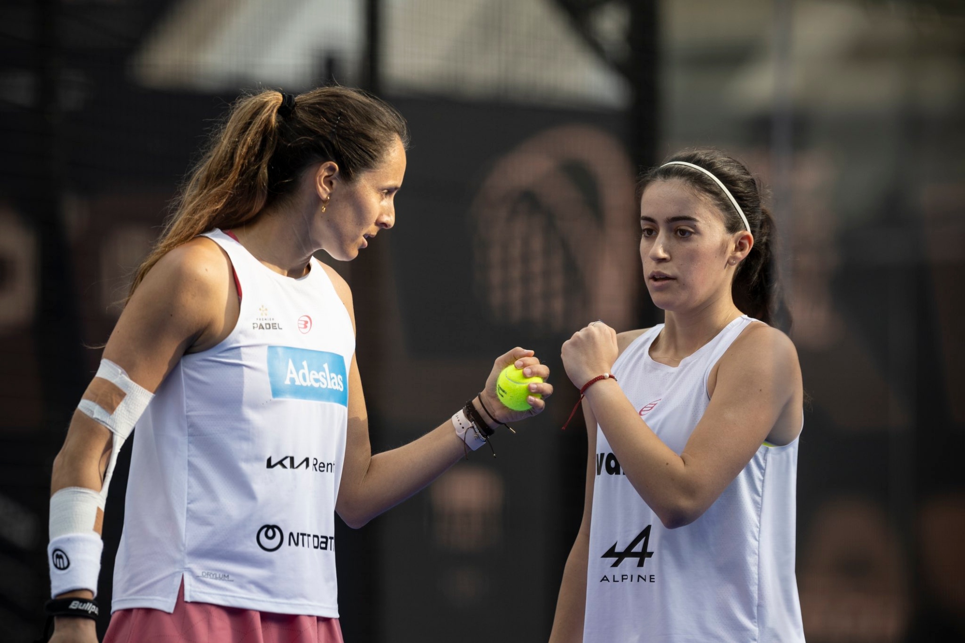 为引人瞩目 为引人瞩目